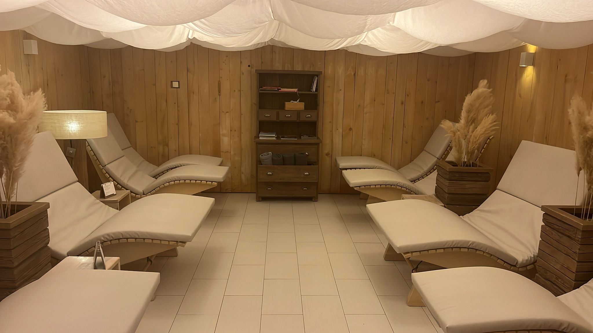 Infinti Step odpočívárna3